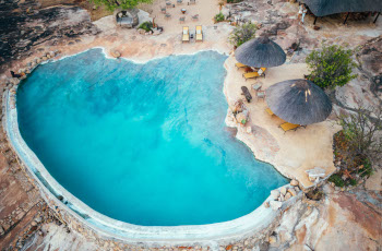 The infinity rock pool at Amalinda Lodge