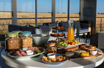 Delicious breakfasts are served while watching wildlife along the Chobe River