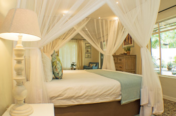  Luxurious rooms at Khaya Ndlovu Safari Manor