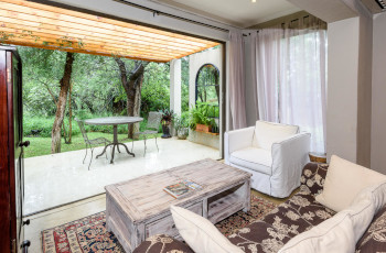  Relax on your private veranda at Khaya Ndlovu Safari Manor