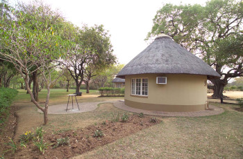 Cosy bungalows at Satara Rest Camp