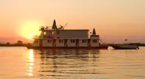 Pangolin Voyager Houseboat, Chobe River